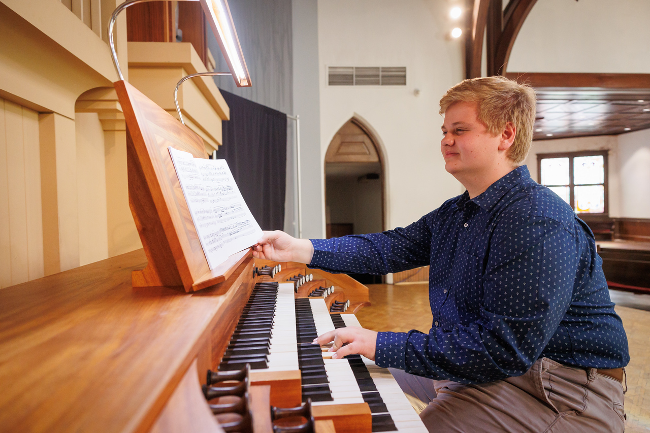 An organ student rehearses